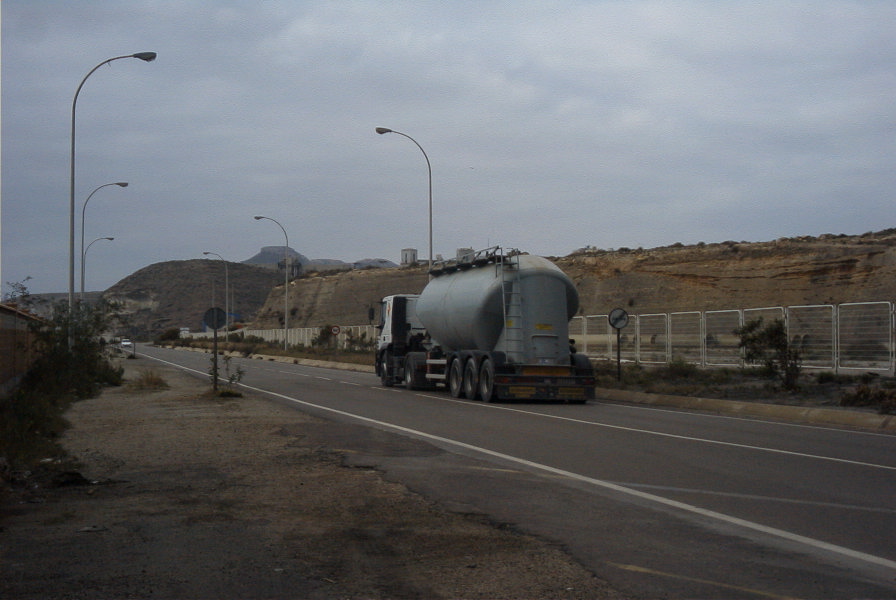 2007-04-11-056-Cement-Lorry
