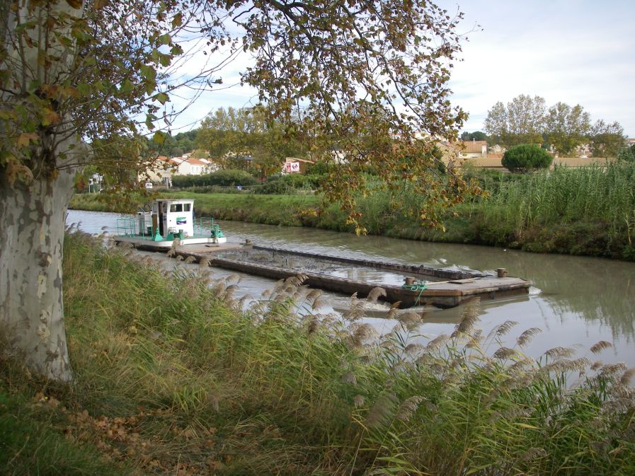 2010-10-27-025-Canal-Du-Midi-Dredging
