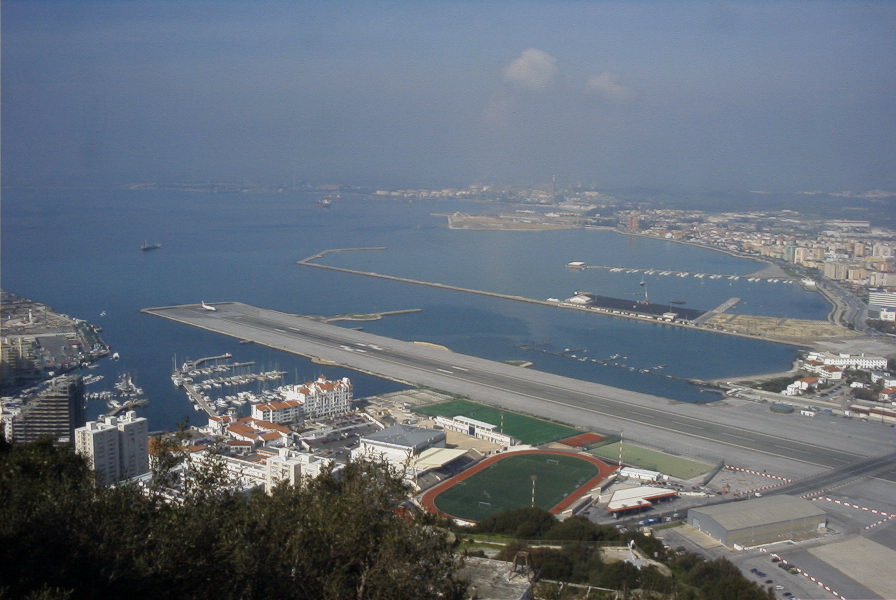 2006-02-15-028-Gibraltar-airport
