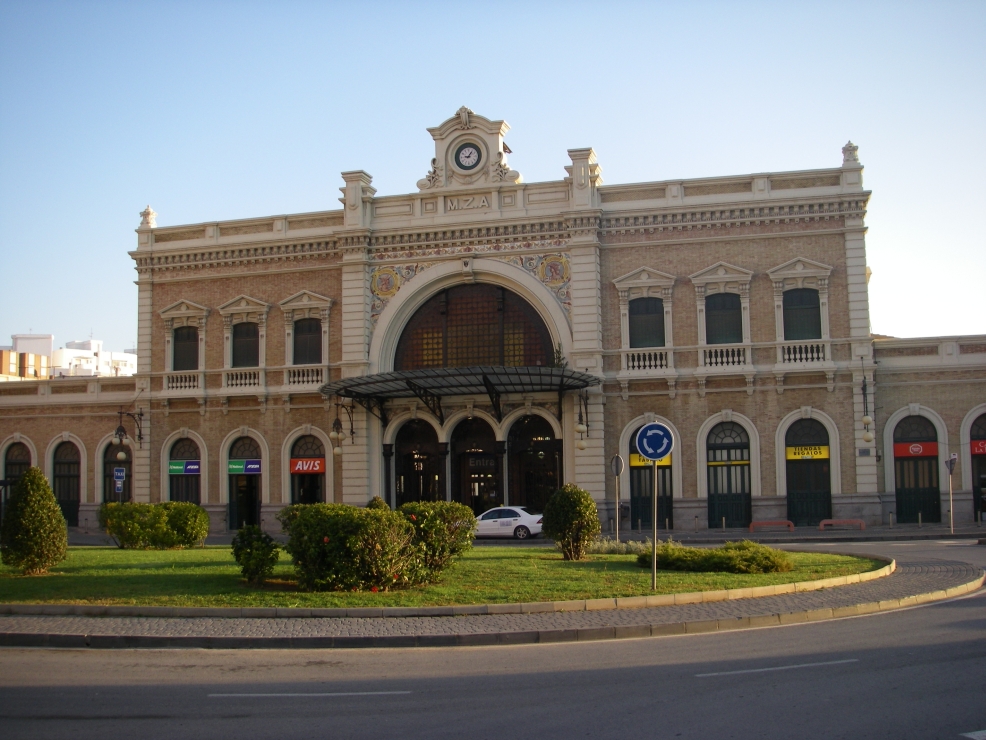 2007-12-28-006-Main-Railway-Station-in-Cartagena