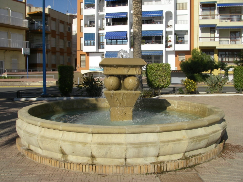 2008-01-01-002-Aguilas-Fountain