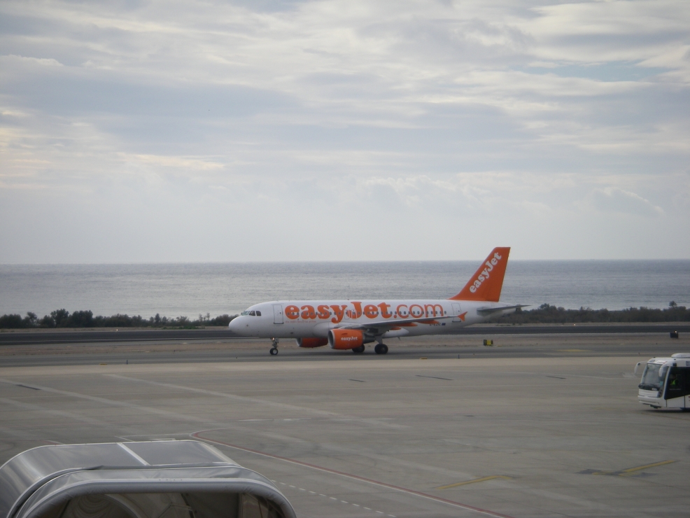 2008-01-02-009-Almeria-Airport-Our-plane