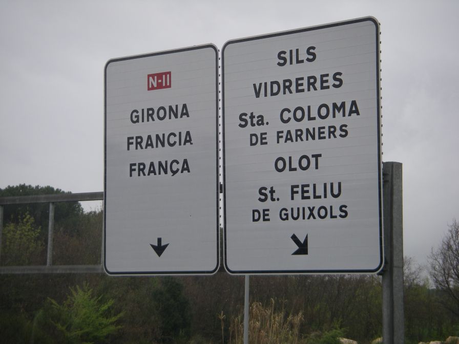 2009-04-12-085-First-signpost-to-France