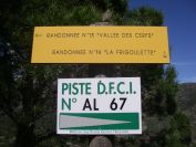 2009-04-18-069-French-Footpath-Signs