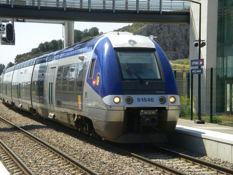 2011-04-10-047-Diesel-Train