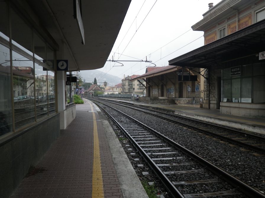 2012-04-04-002-Alassio-Station