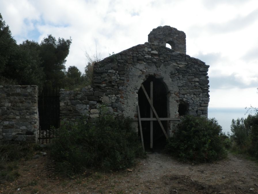 2012-04-06-008-Ruined-Chapel