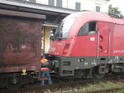 2012-06-08-001-Coupling-a-Scrap-Metal-Train